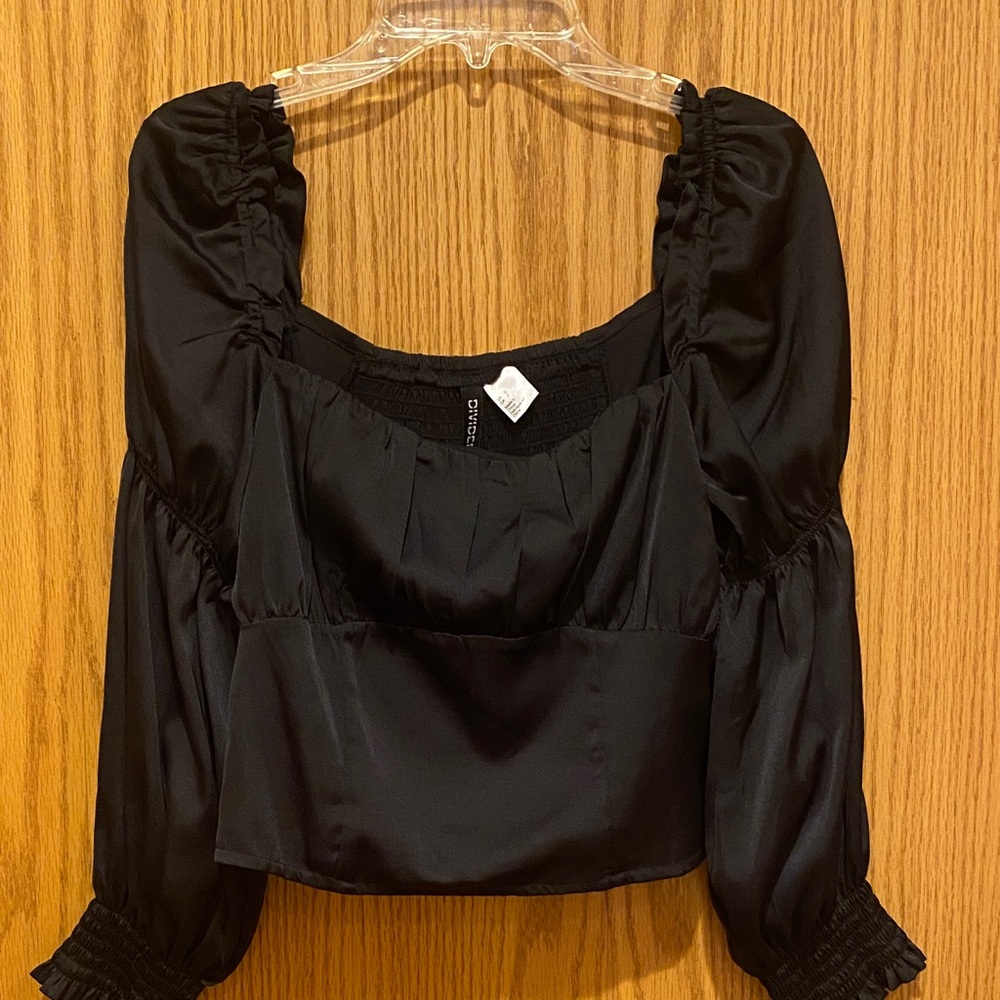 Divided Black Puff Sleeve Blouse